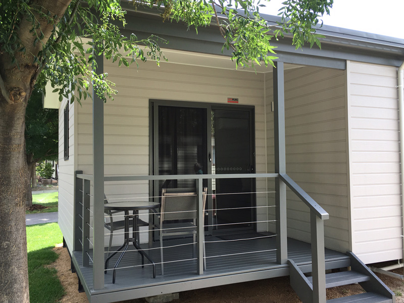 Lachlan-Cabin-Exterior